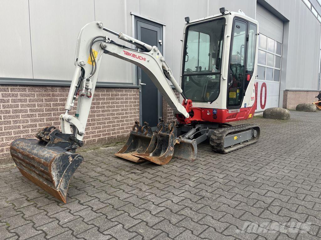 Takeuchi TB216 Mini kotrók < 7t