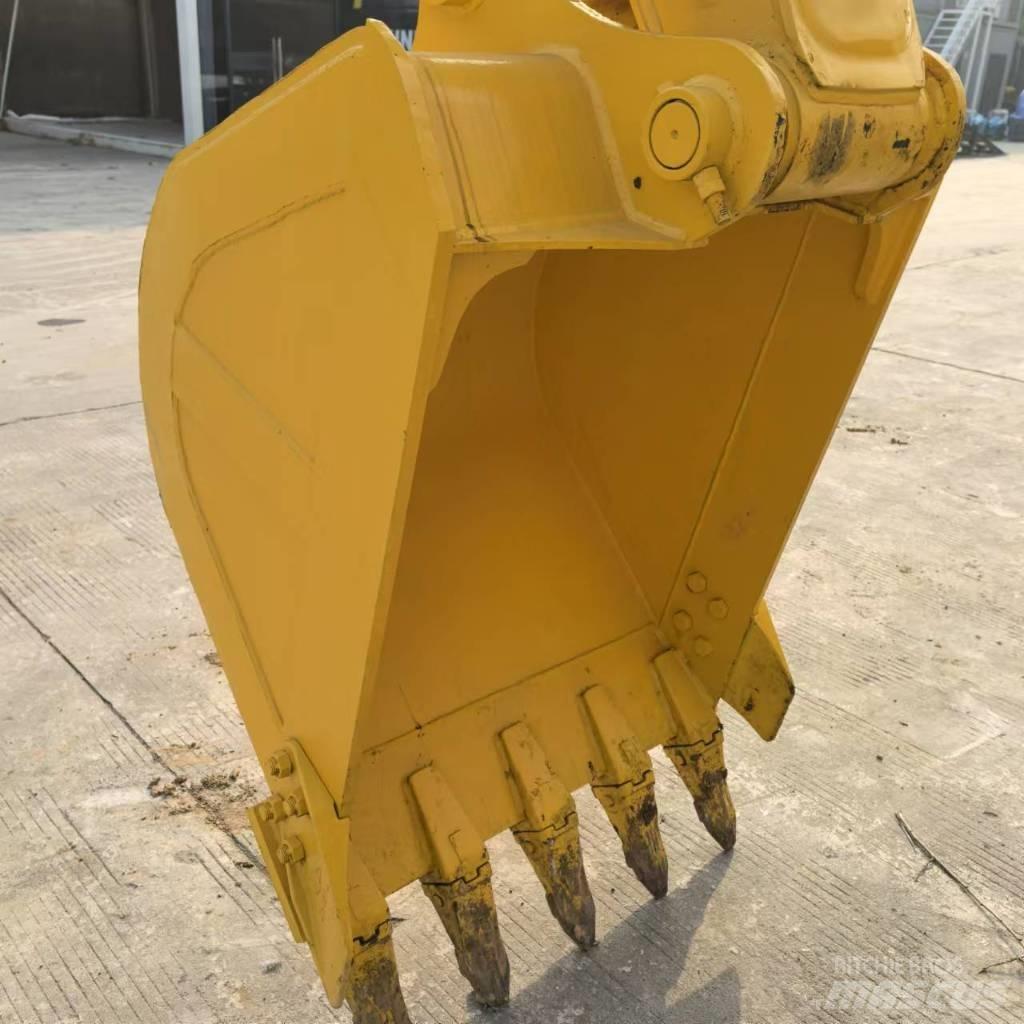 Komatsu PC 130 Lánctalpas kotrók