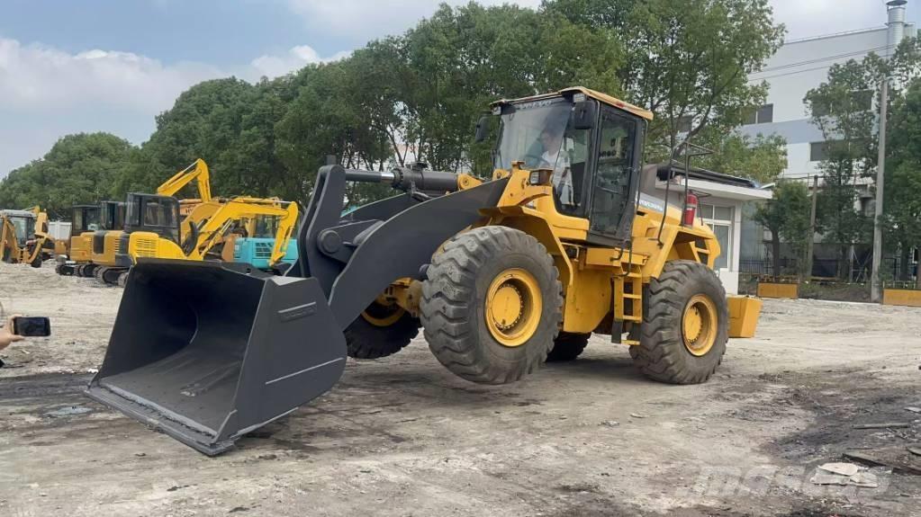 Volvo L 105 Gumikerekes homlokrakodók