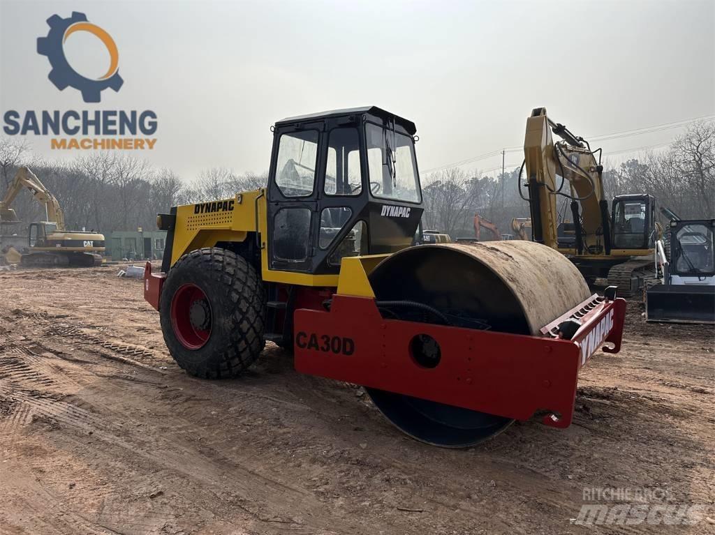 Dynapac CA30D Egydobos hengerek