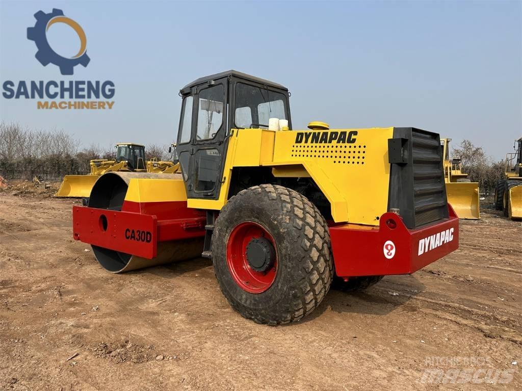 Dynapac CA30D Egydobos hengerek