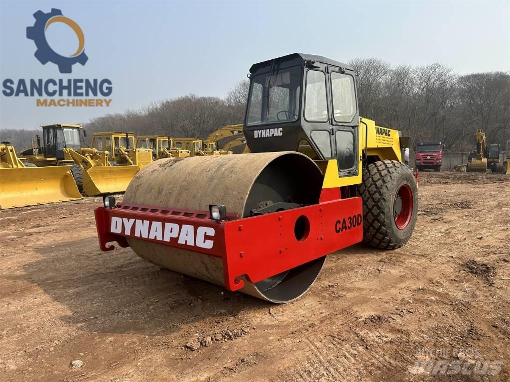 Dynapac CA30D Egydobos hengerek