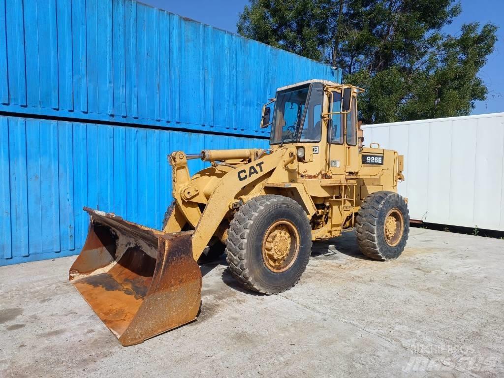 CAT 926 E Gumikerekes homlokrakodók