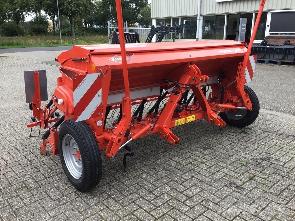 Kuhn Premia 300 Sorvetőgép