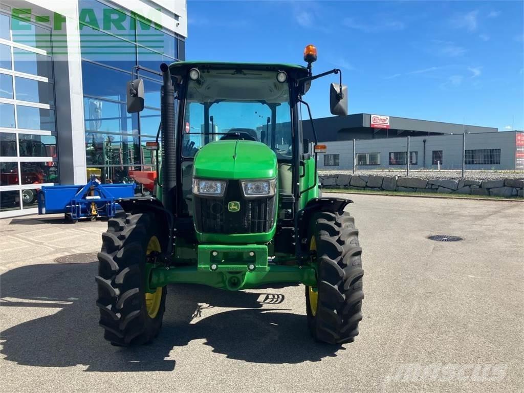 John Deere 5067E Traktorok