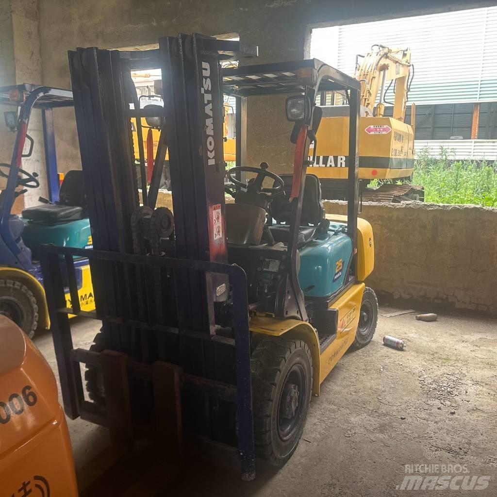 Komatsu F25T-14 Dízel targoncák