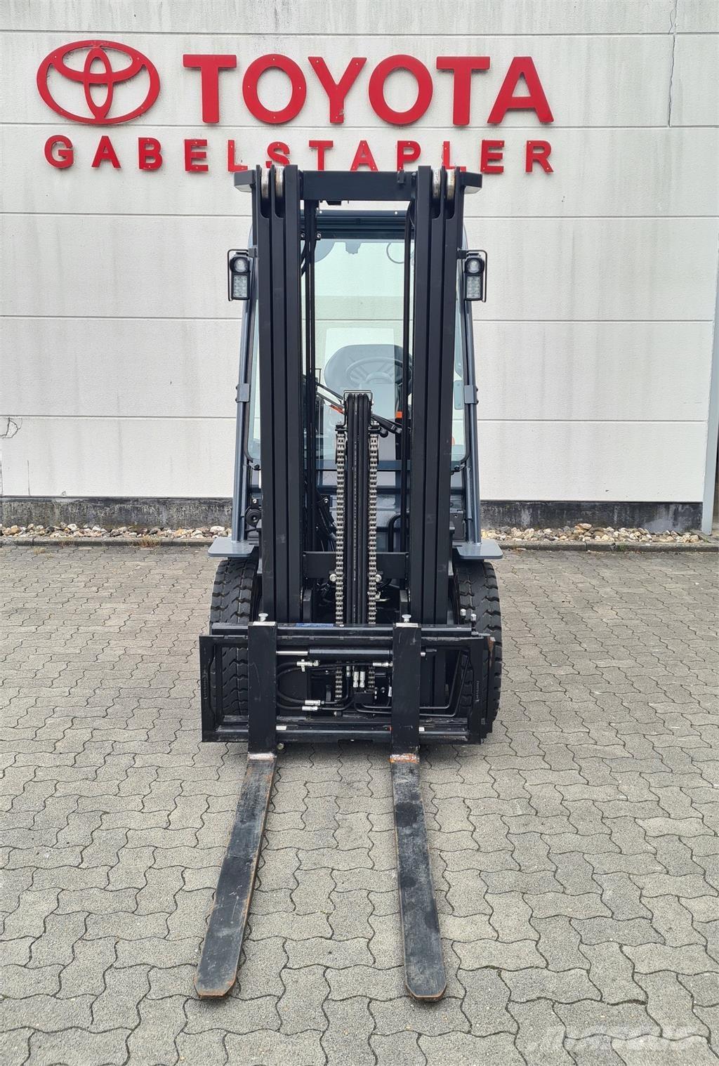 Toyota 52-8FDF25 Dízel targoncák