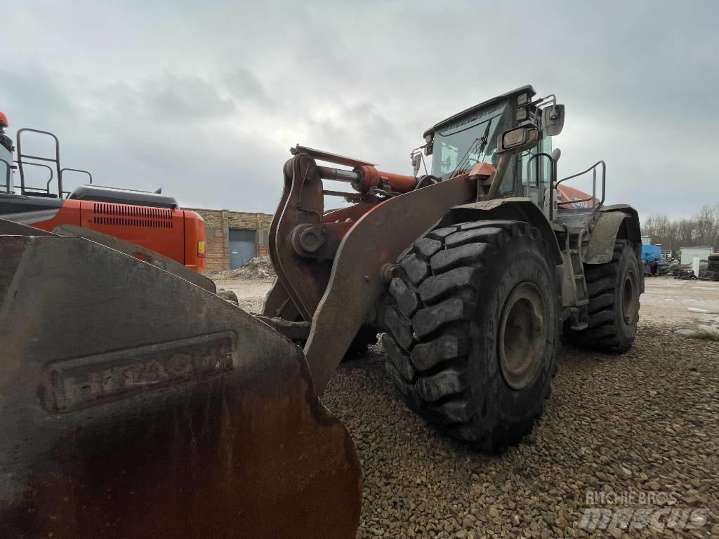 Hitachi ZW 310-6 Gumikerekes homlokrakodók