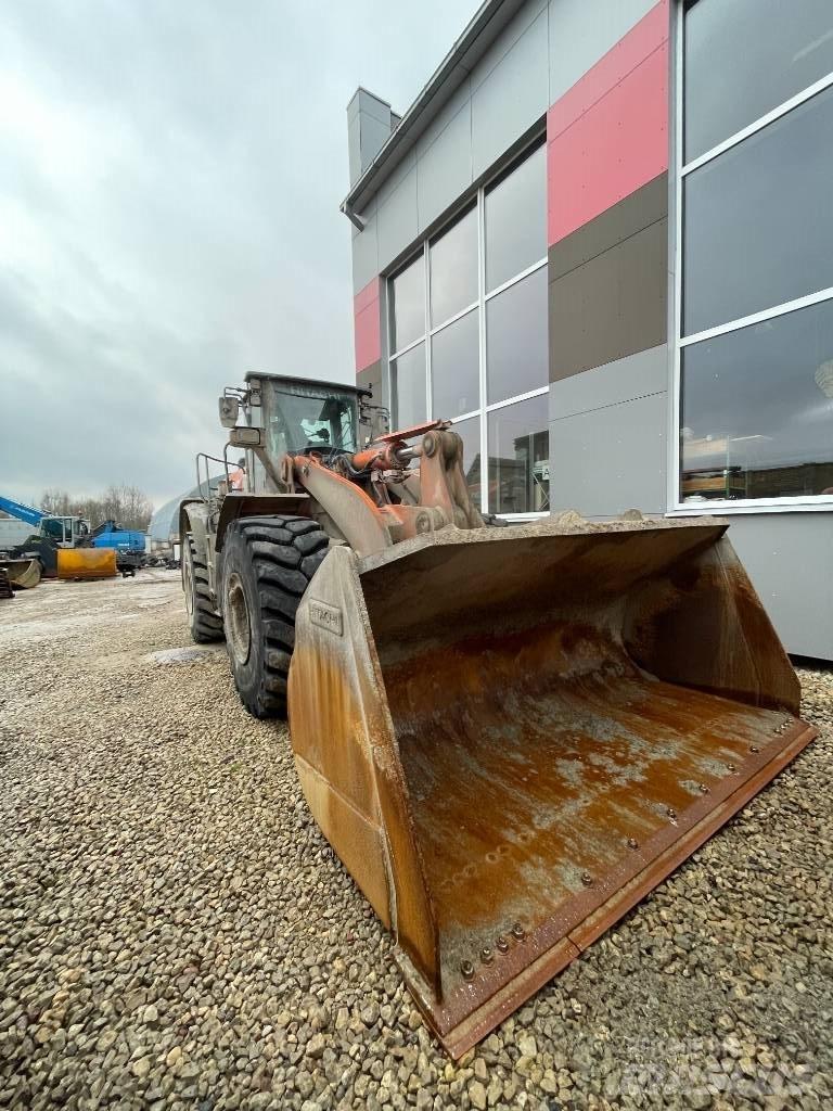 Hitachi ZW 310-6 Gumikerekes homlokrakodók