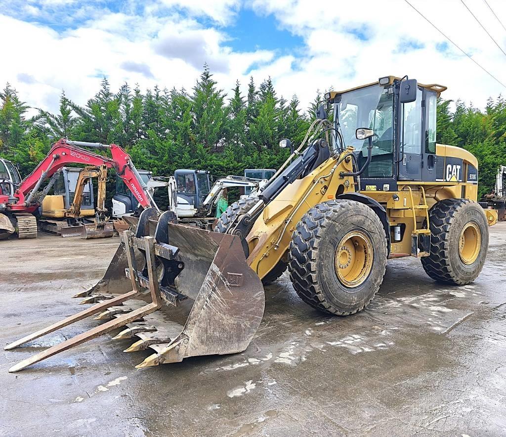 CAT 930 G Gumikerekes homlokrakodók