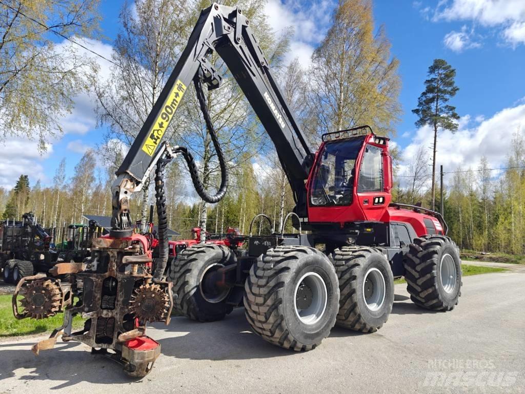 Komatsu 951 Betakarítók