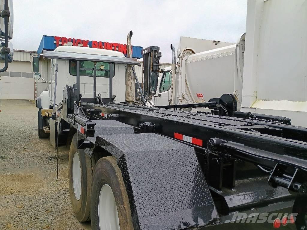 Mack CV 713 Multifunkciós teherautók