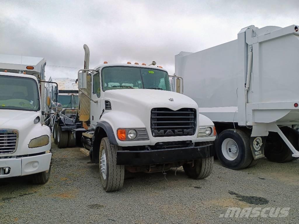 Mack CV 713 Multifunkciós teherautók