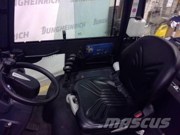 Jungheinrich TFG 320 Gázüzemű targoncák