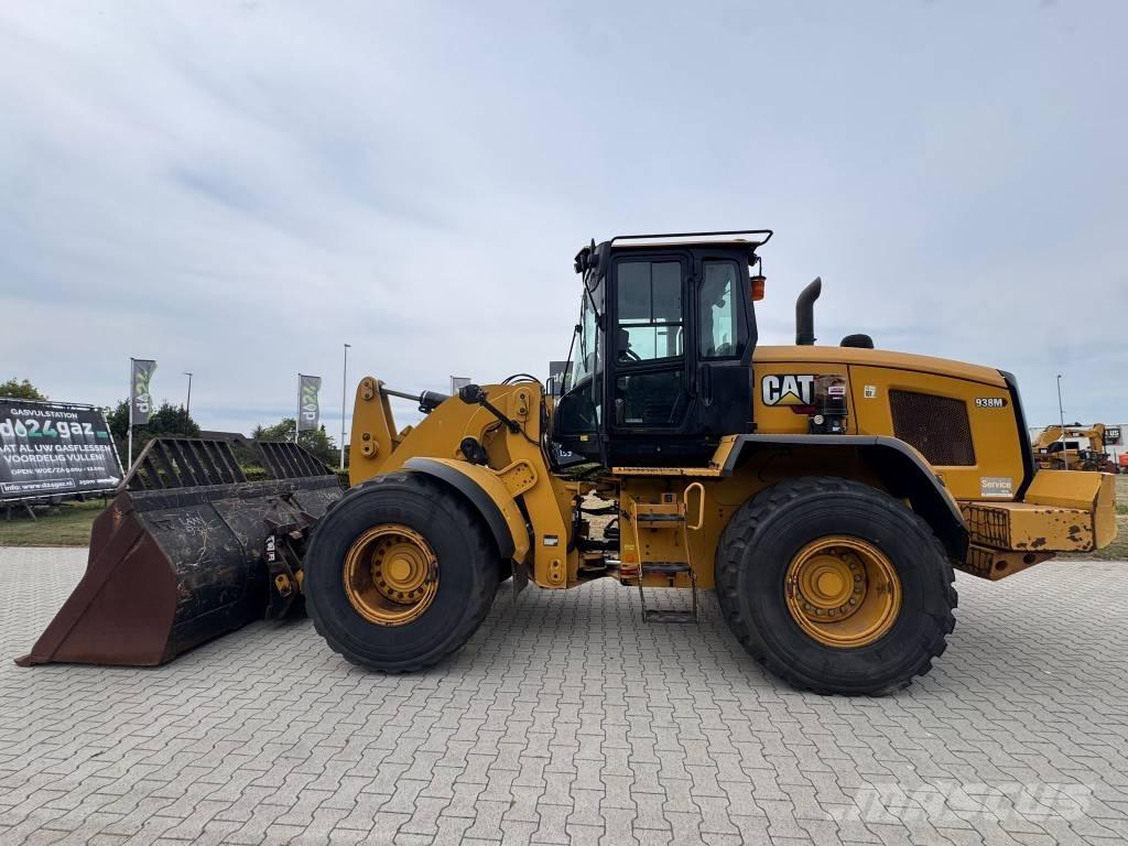 CAT 938 M Gumikerekes homlokrakodók