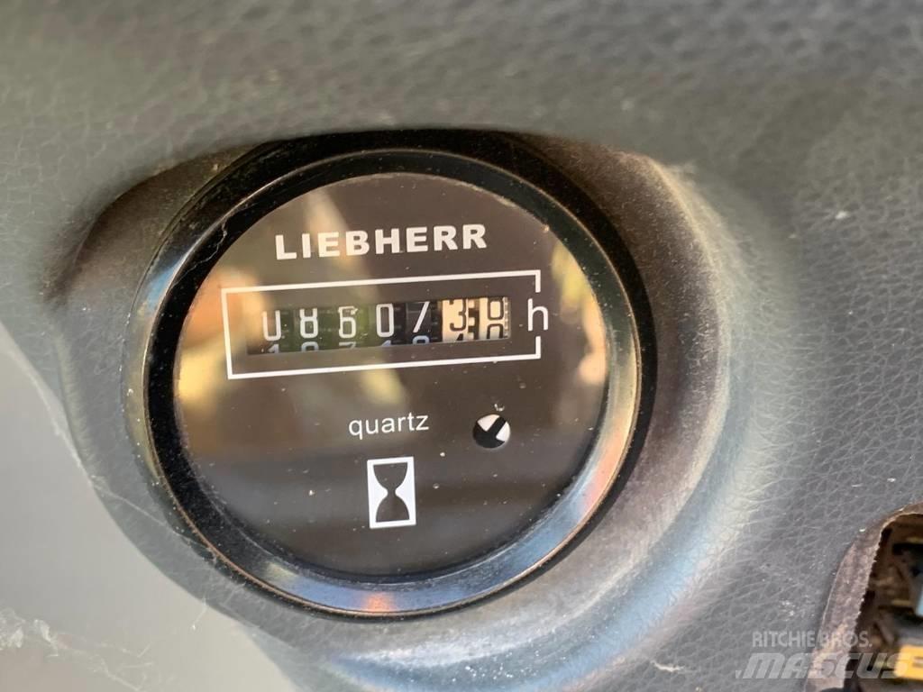 Liebherr A 312 Gumikerekes kotrók