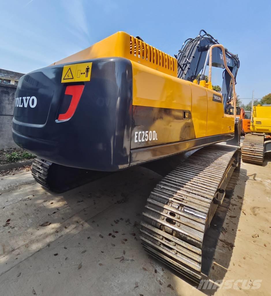Volvo EC 250 D L Lánctalpas kotrók