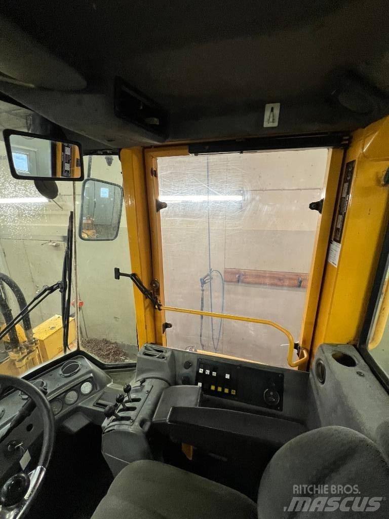Volvo L90 B Gumikerekes homlokrakodók