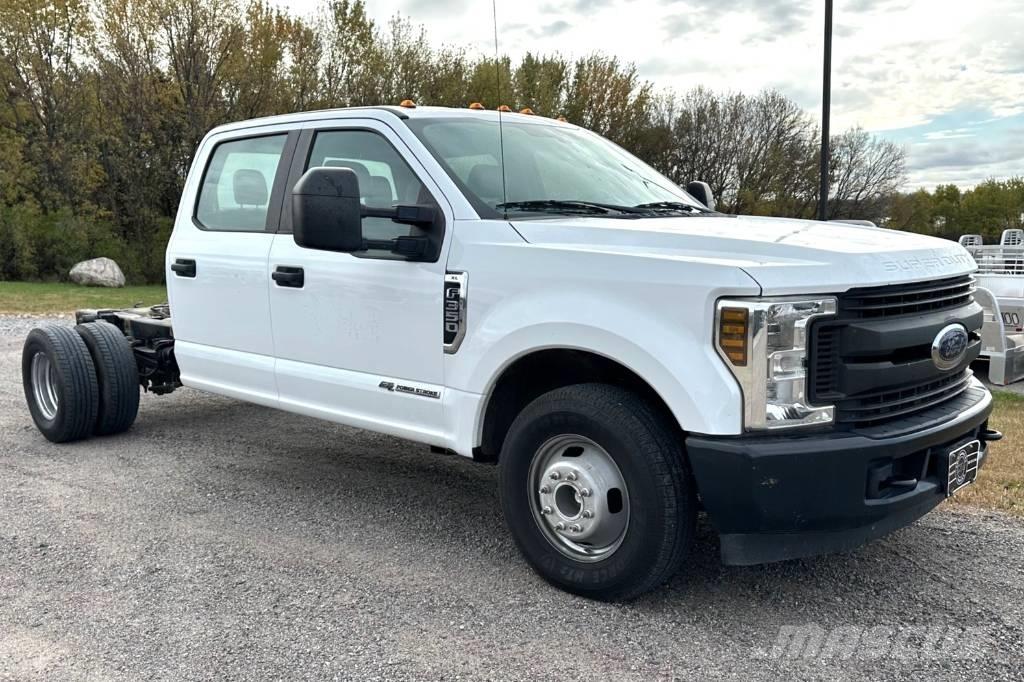 Ford F 350 XL SD Fülkés alváz