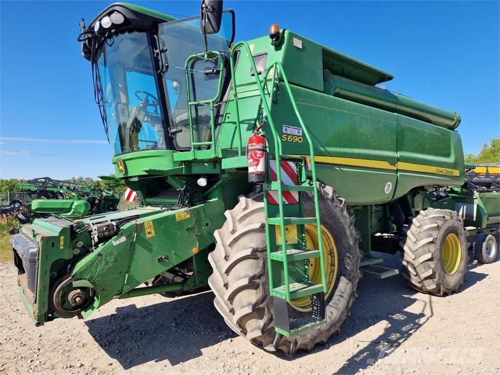 John Deere S690 Kombájnok