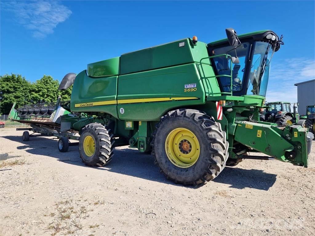 John Deere S690 Kombájnok
