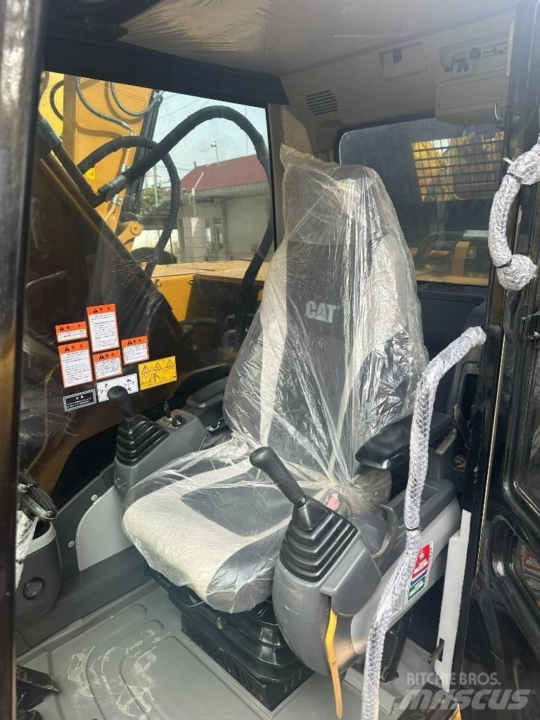 CAT CAT330 Közepes (midi) kotrók 7 t - 12 t