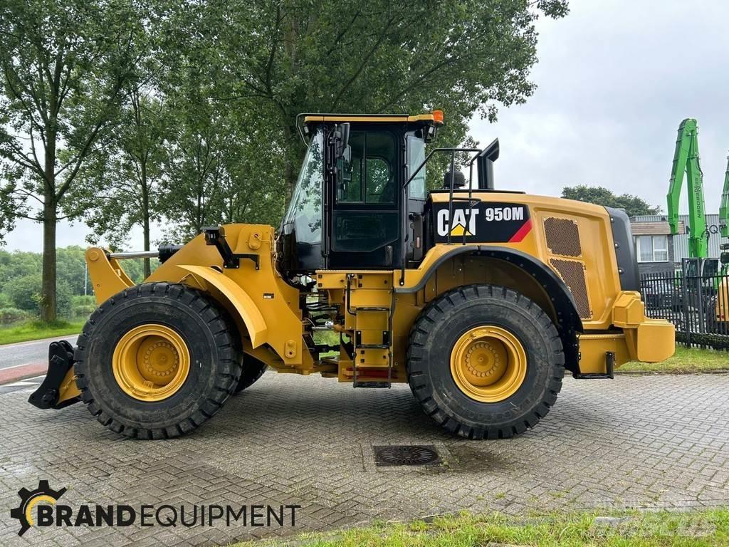 CAT 950M Gumikerekes homlokrakodók