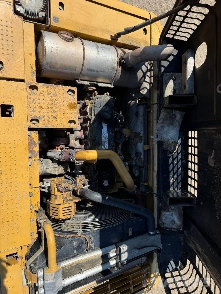 CAT 324 D Lánctalpas kotrók