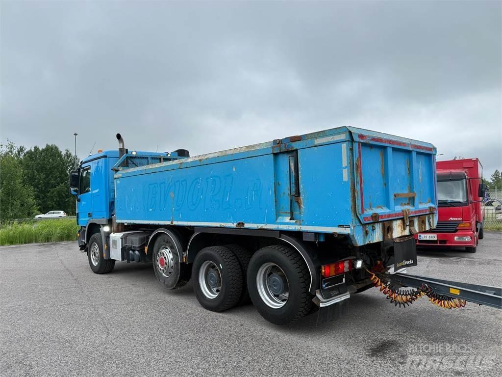 Sisu DK12M 8X4 Billenő teherautók