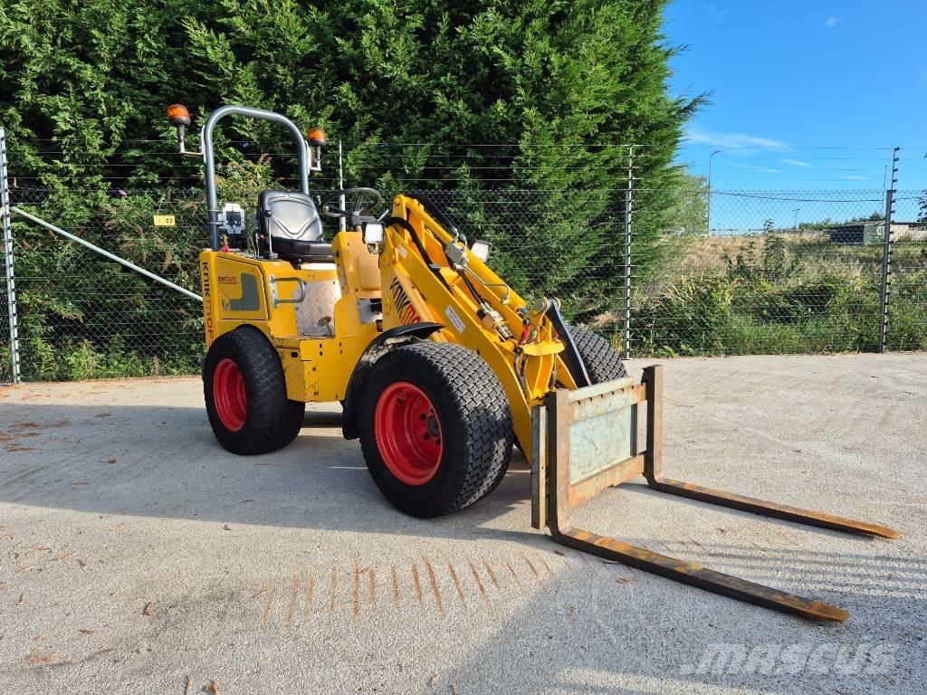 Knikmops KM 130 Gumikerekes homlokrakodók