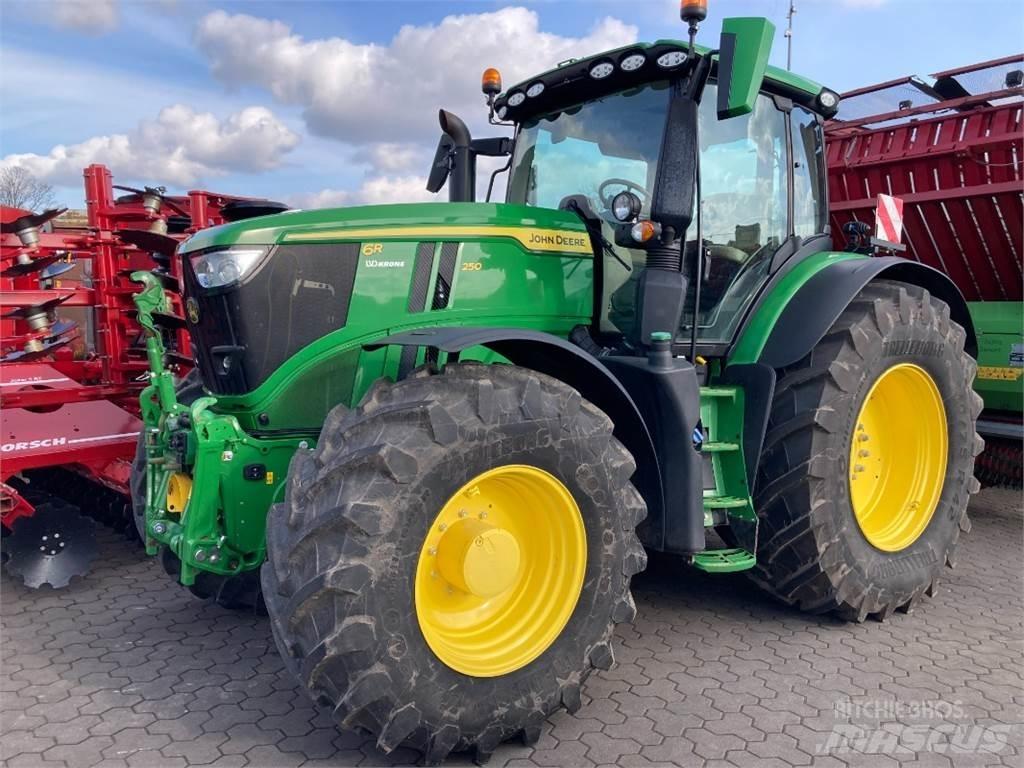 John Deere 6R250 Traktorok