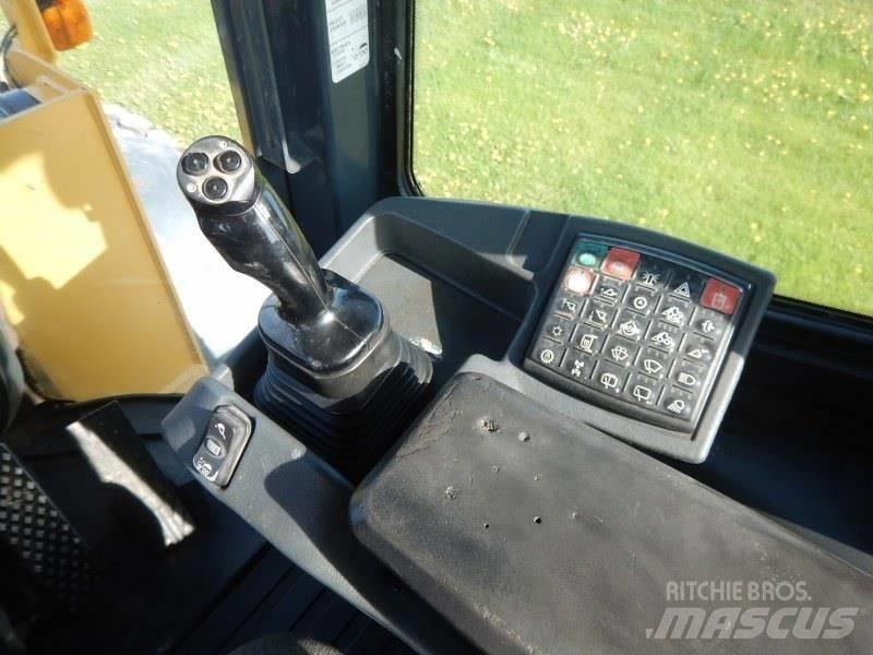 John Deere 624K Gumikerekes homlokrakodók