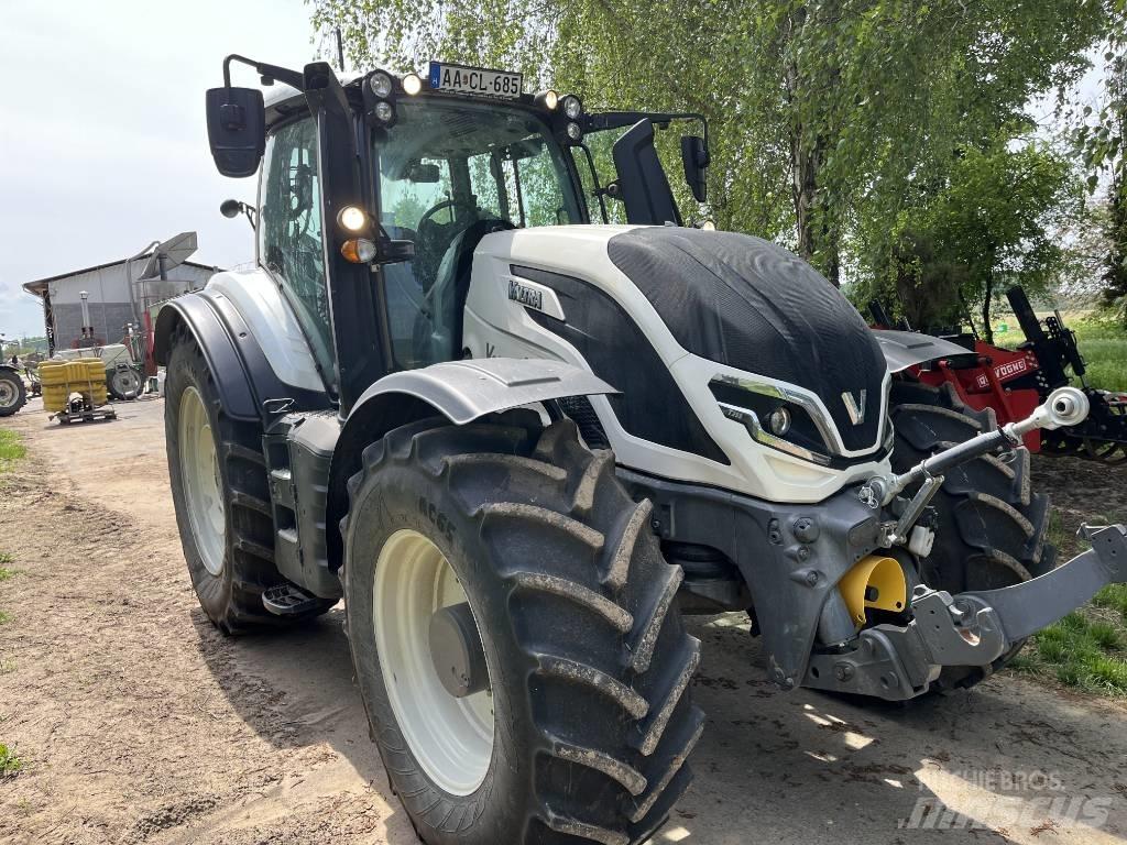 Valtra T 255 Traktorok