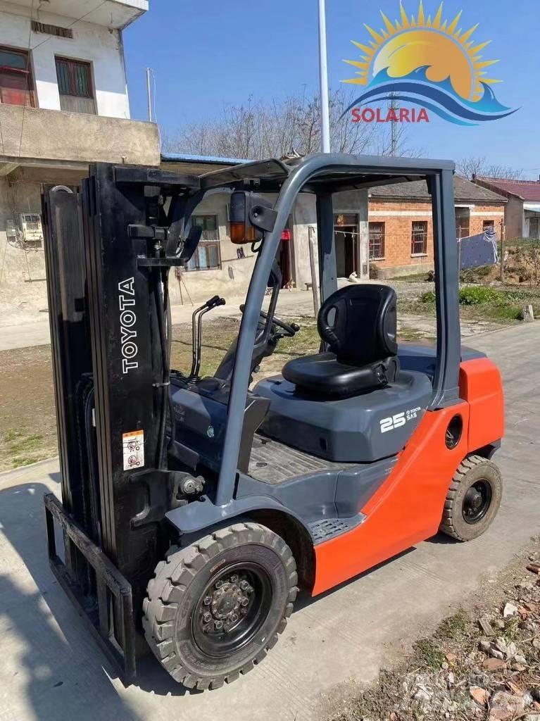 Toyota FD25 Dízel targoncák