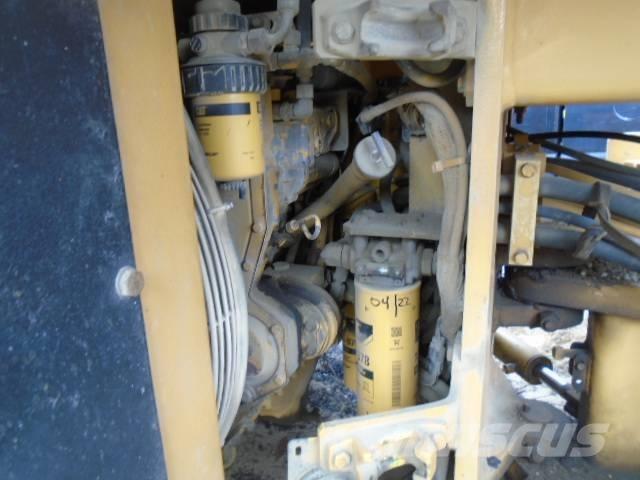 CAT CB 634 C Ikerdobos hengerek