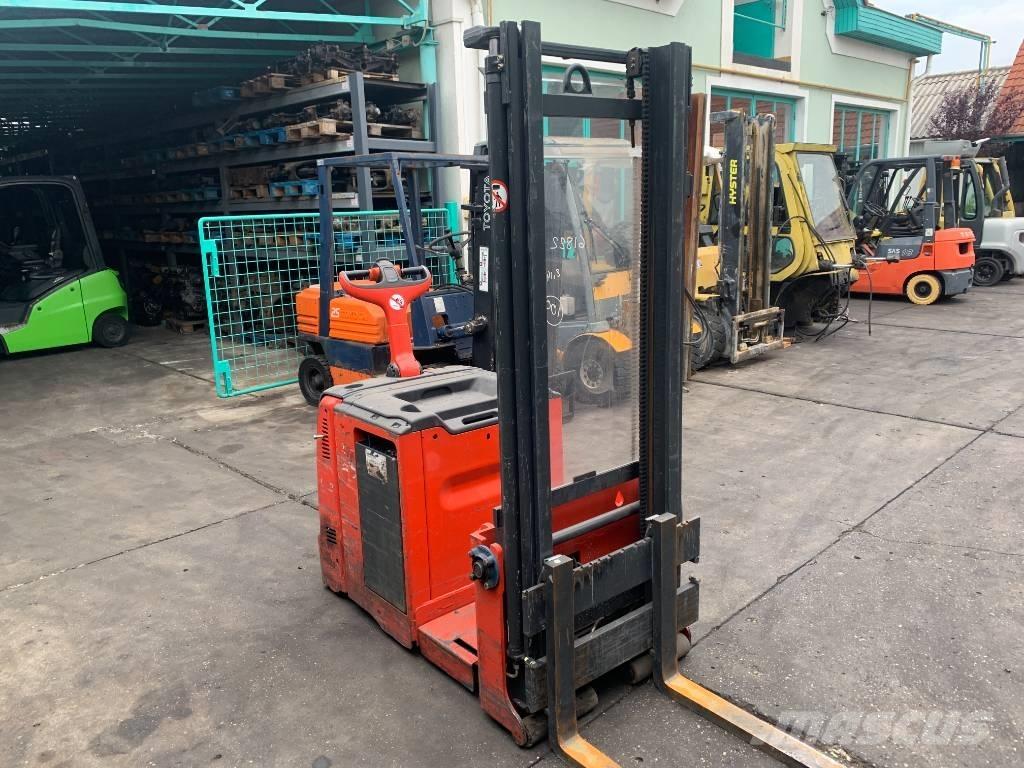Linde L12AC V-3818 Elektromos gyalogkíséretű targoncák