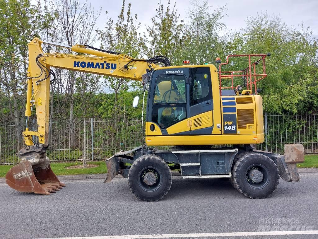 Komatsu PW148-11 Gumikerekes kotrók
