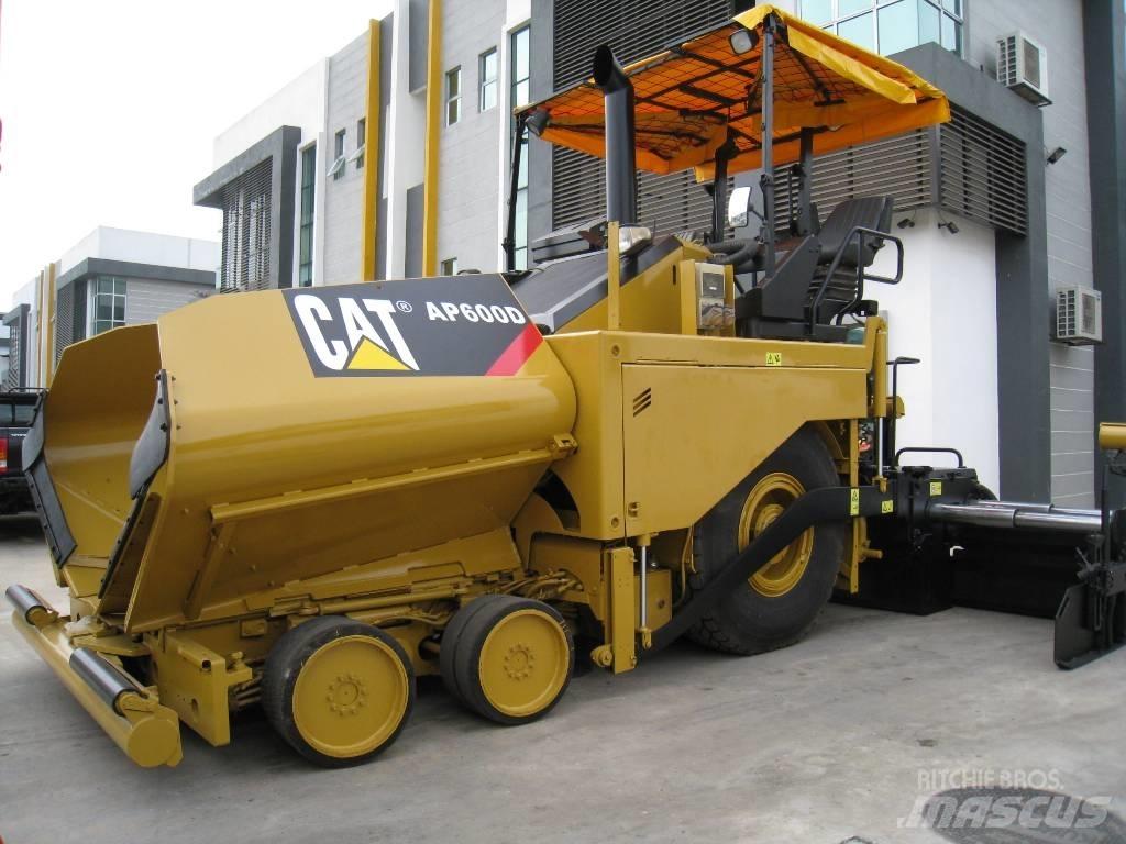 CAT AP 600 D Aszfalt terítõ gépek