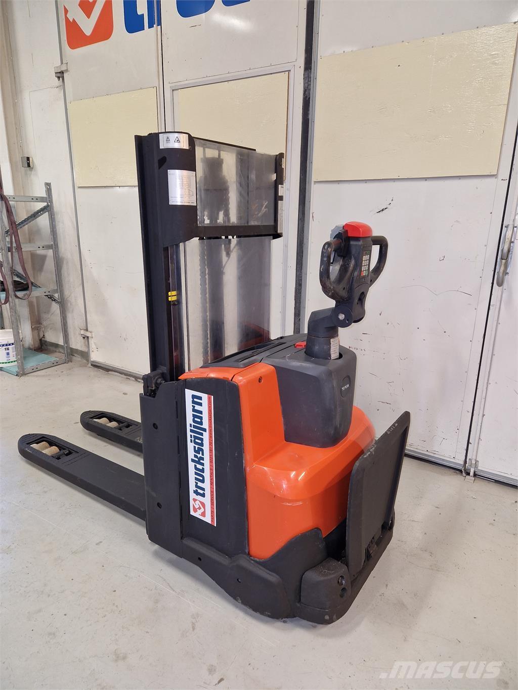 Toyota SWE200D Elektromos gyalogkíséretű targoncák