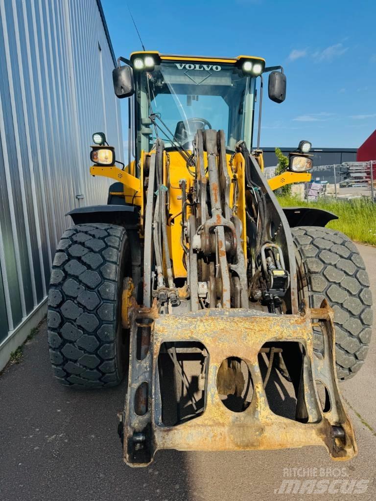 Volvo L 90 G Gumikerekes homlokrakodók