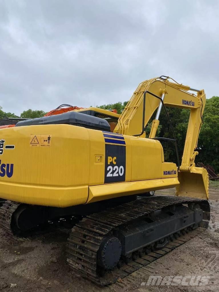 Komatsu 220 Lánctalpas kotrók