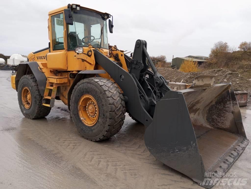 Volvo L 90 E Gumikerekes homlokrakodók