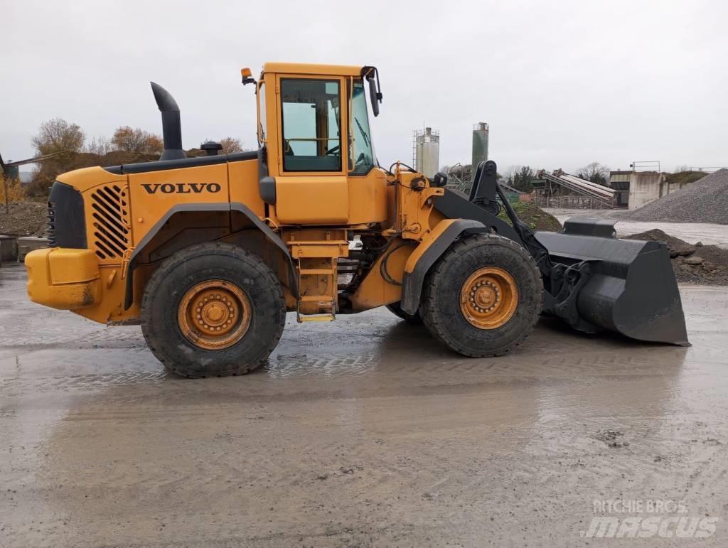 Volvo L 90 E Gumikerekes homlokrakodók