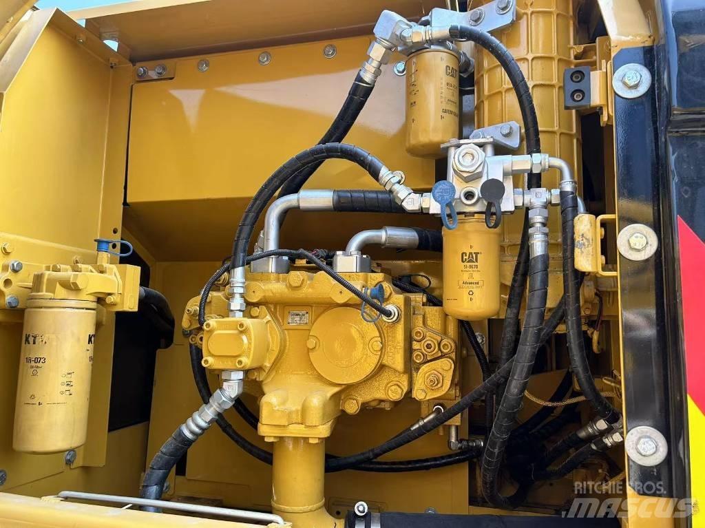 CAT 320D2 Közepes (midi) kotrók 7 t - 12 t