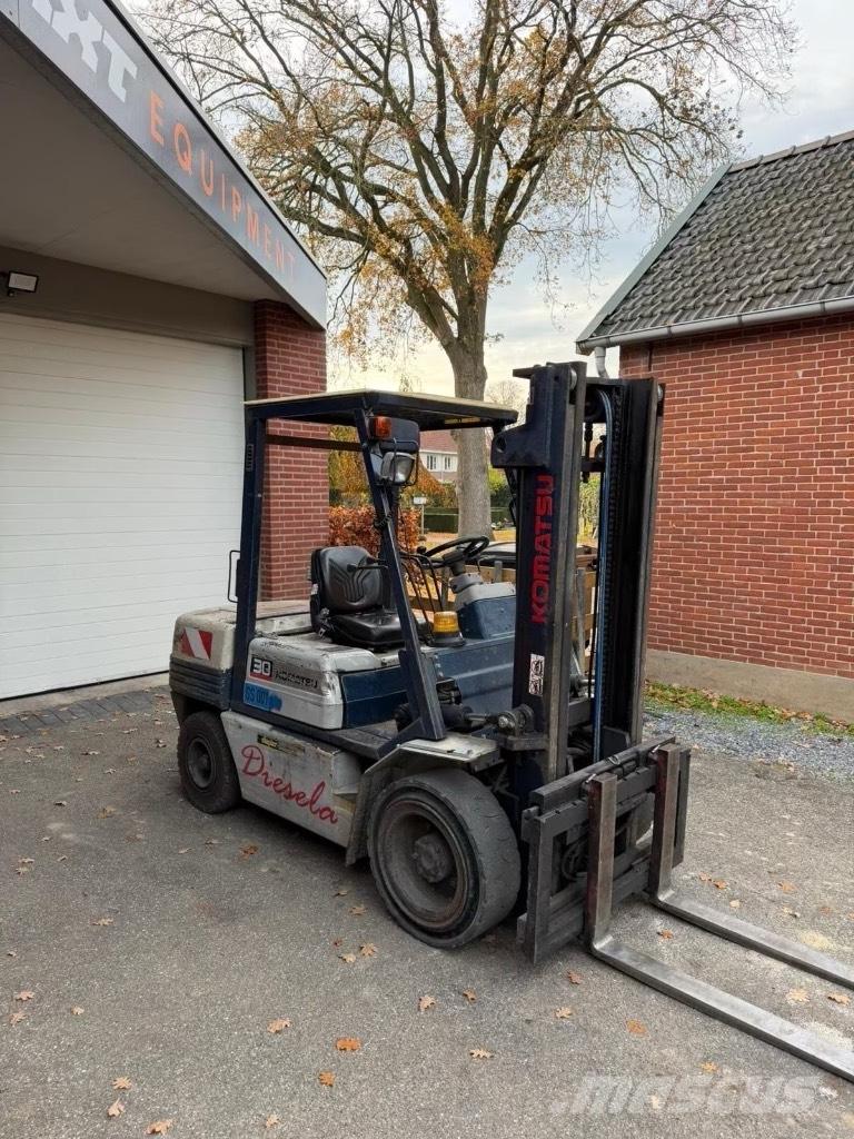 Komatsu FD30T-11E Dízel targoncák