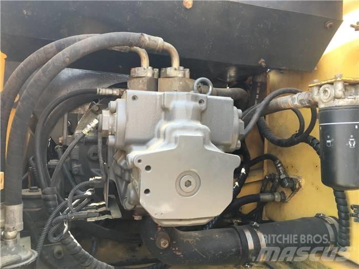 Komatsu PC 200-7 Lánctalpas kotrók