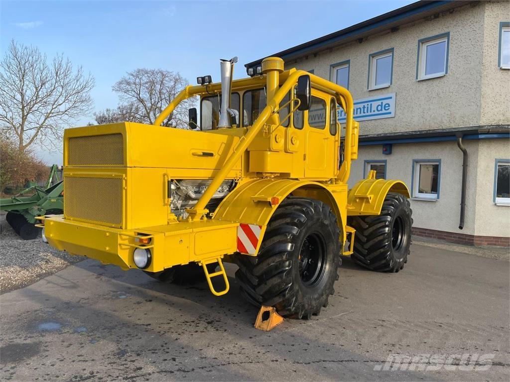 Kirovets K700A V8 Traktorok