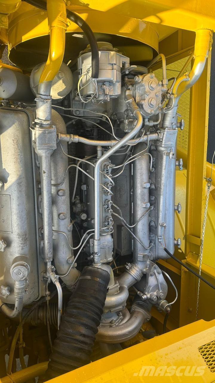 Kirovets K700A V8 Traktorok