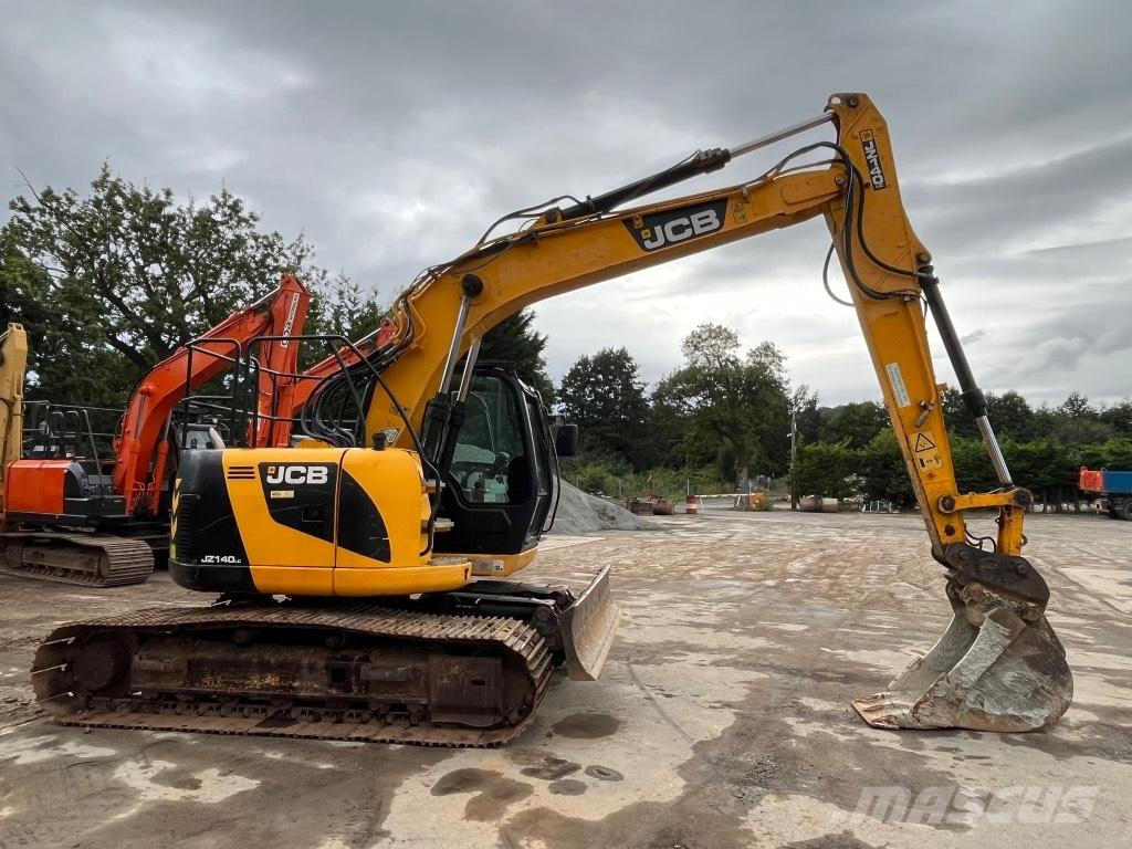 JCB JZ140 with blade Lánctalpas kotrók