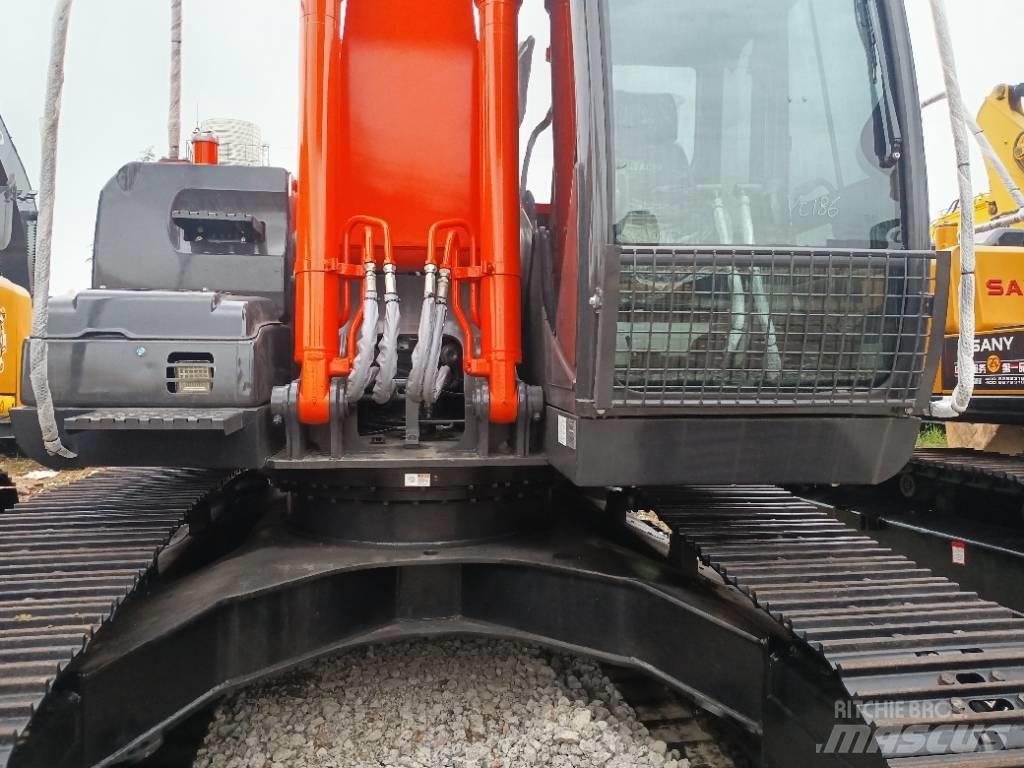 Hitachi ZX 200-3 Lánctalpas kotrók